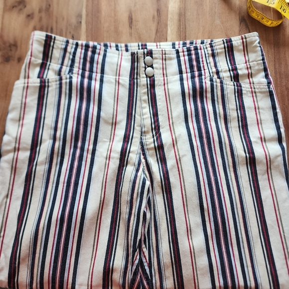 Wardrobe essential fitted capris, striped pants, size 9/10 - Picture 3 of 9